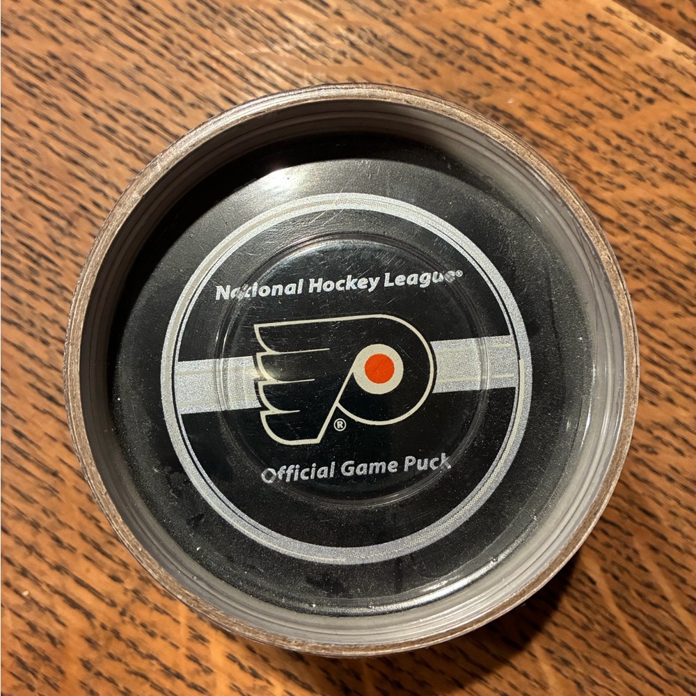 NHL Official Game Puck - Philadelphia Flyers